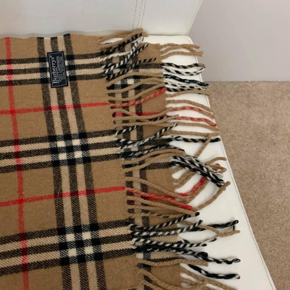 BB Scarf 🧣 - Picture 3 of 4